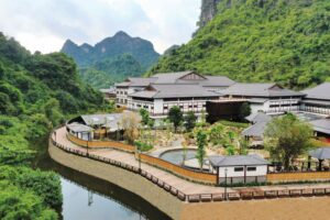 Yoko-onsen-header-scaled