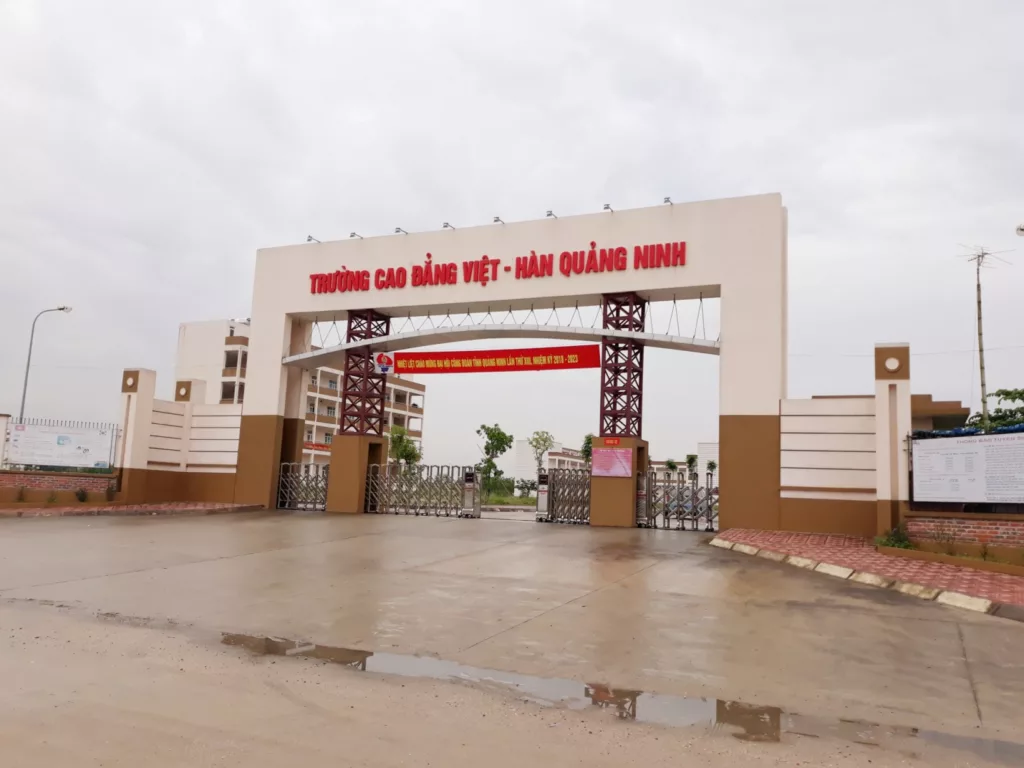 Truong-cao-dang-viet-han-quang-ninh-trang-tuyen-sinh