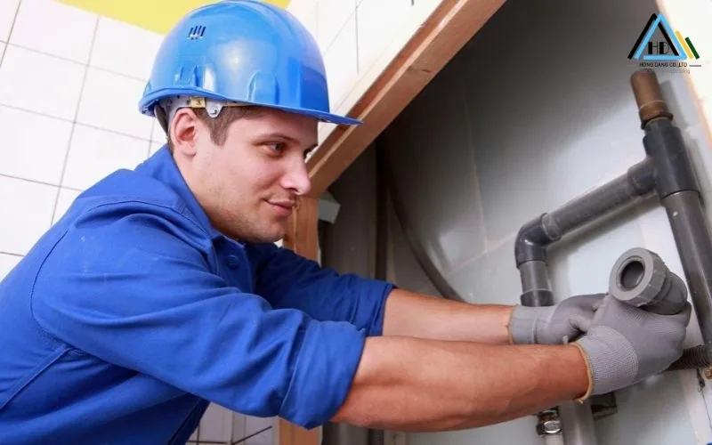 Cach Lam Sach Ong Nuoc Trong Nha (4)