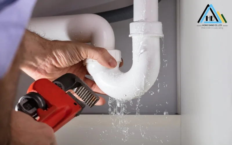 Cach Sua Duong Ong Nuoc Am Tuong Bi Ro Ri (1)