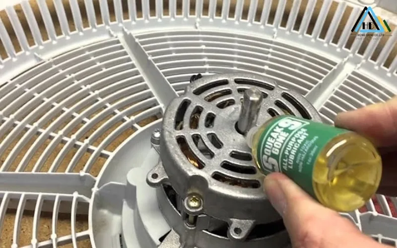 Dầu bôi trơn chuyên dụng cho động cơ 