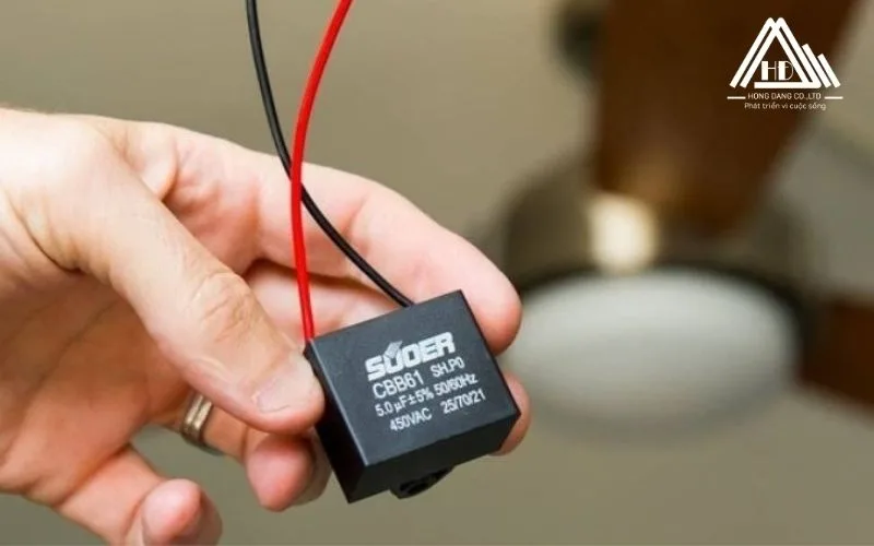 Tụ điện quạt bị hỏng hoặc suy yếu